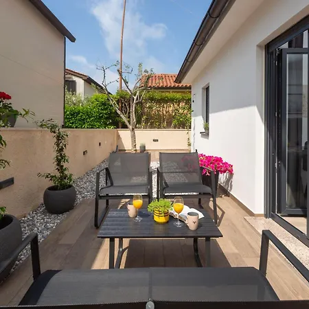 Moderne Ferienwohnung Olive Premium In Porec Apartment *