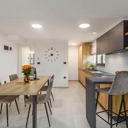Moderne Ferienwohnung Olive Premium In Porec *