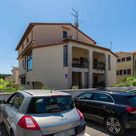 Moderne Ferienwohnung Olive Premium In Porec Porec