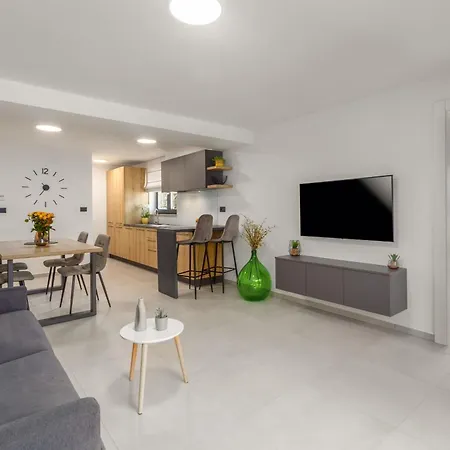 Moderne Ferienwohnung Olive Premium In Porec